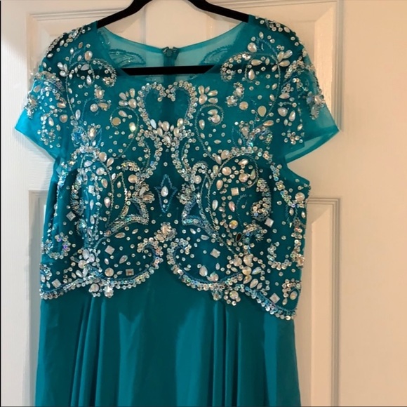 May Queen Jade evening gown - Picture 4 of 4